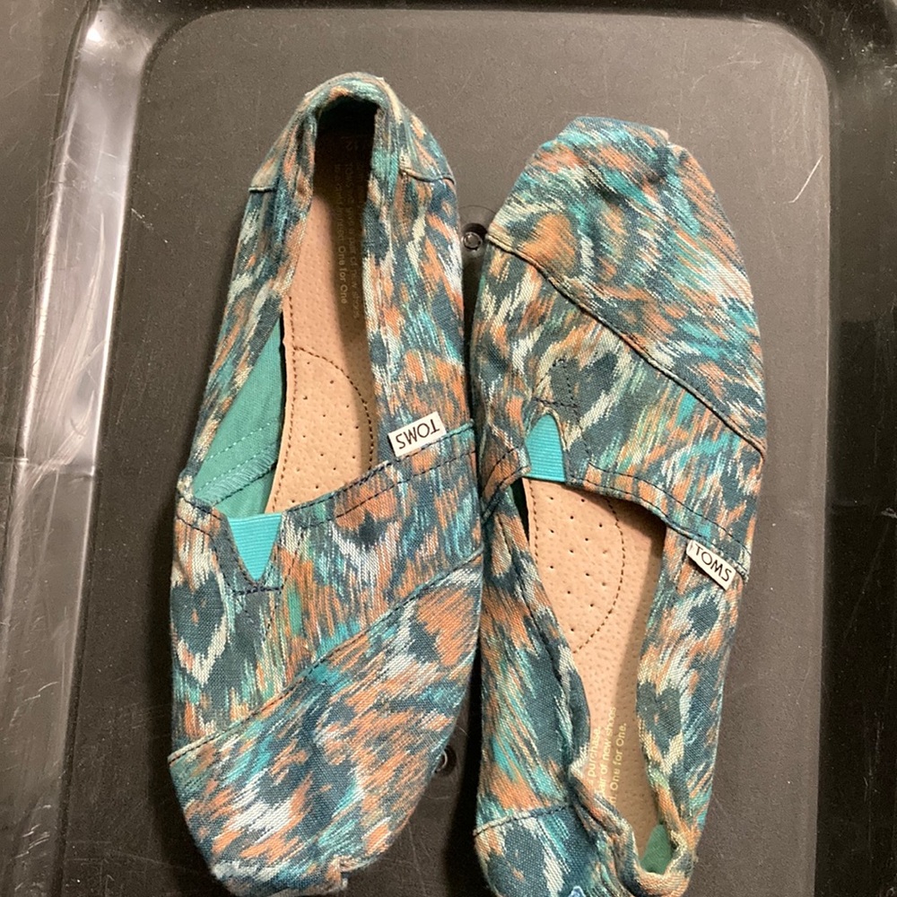 Toms shoes